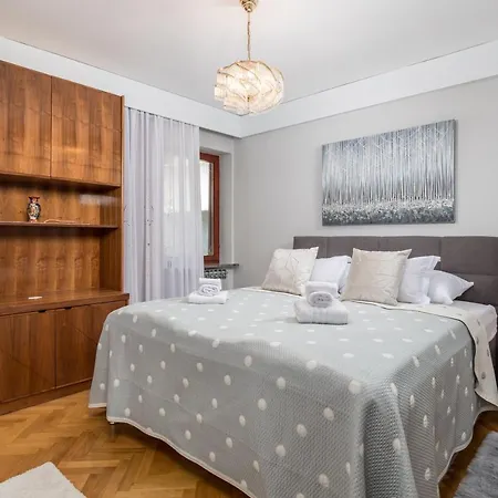 Divine Opatija-50m To The Sea *